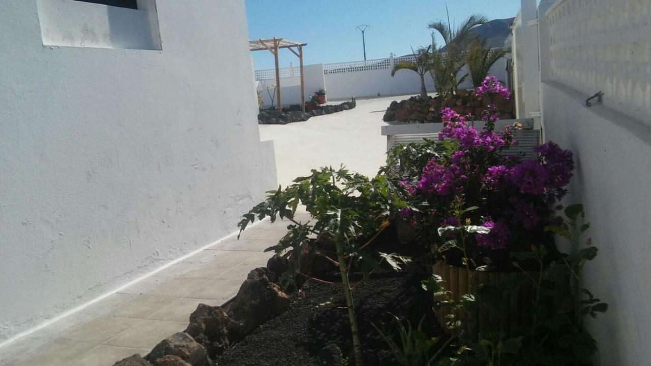 Alma En El Mar Apartment Tinajo Exterior photo
